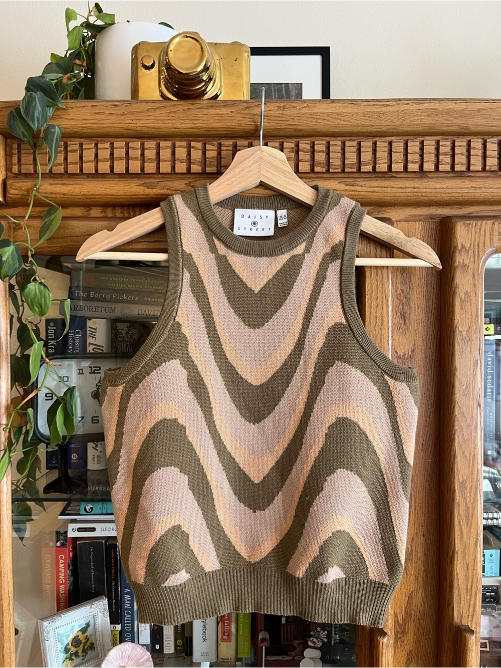 Daisy Street Olive & Blush Wave Knit Tank